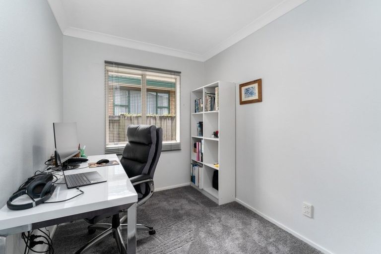 Photo of property in 24 Harry Shaw Way, Raumati South, Paraparaumu, 5032