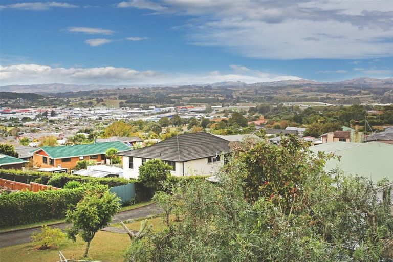 Photo of property in 1 Tremen Place, Pukekohe, 2120