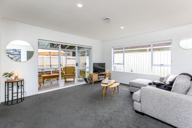 Photo of property in 31 Barrett Street, Westown, New Plymouth, 4310