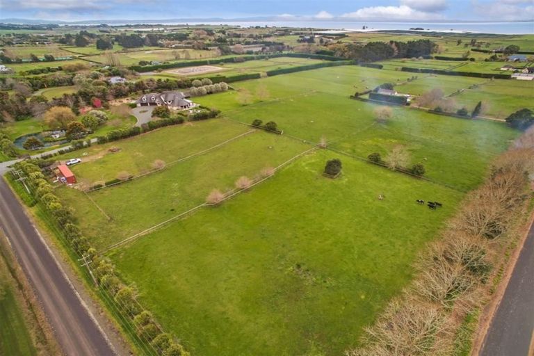 Photo of property in 5 Clark Road, Karaka, Papakura, 2580