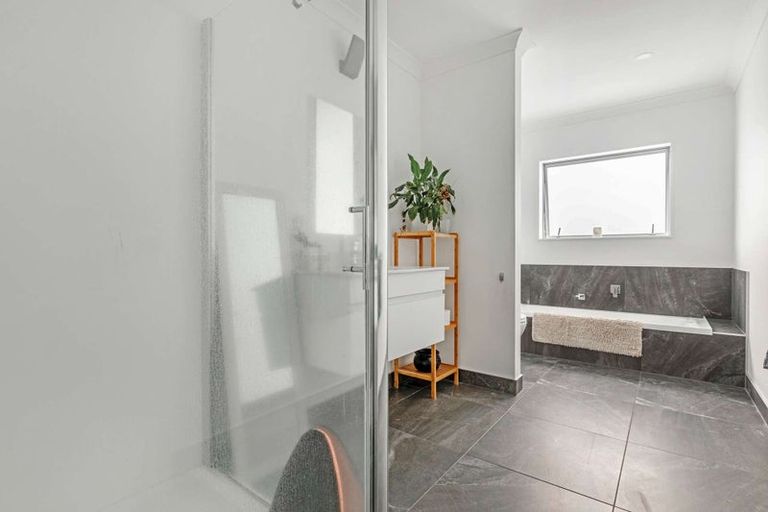 Photo of property in 109l Oceana Drive, Welcome Bay, Tauranga, 3175