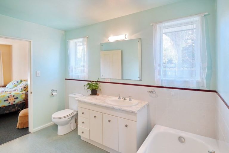 Photo of property in 6 Adelaide Street, Kirwee, Darfield, 7571