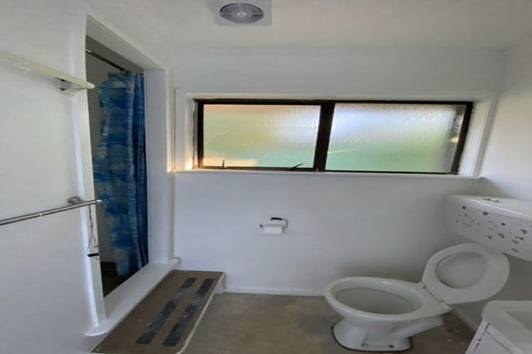 Photo of property in 4 Trojan Crescent, New Lynn, Auckland, 0600