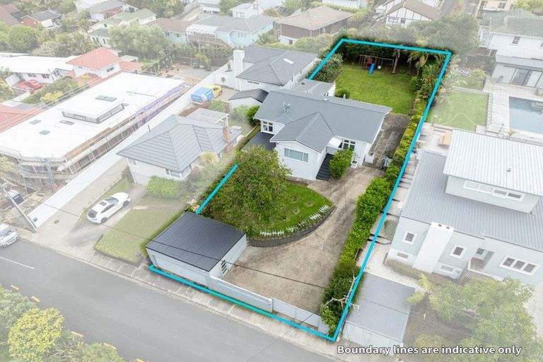 Photo of property in 27 Harley Road, Takapuna, Auckland, 0622