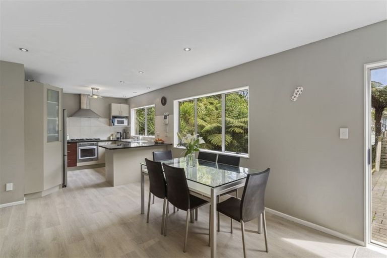 Photo of property in 21a Pavola Grove, Glenfield, Auckland, 0629