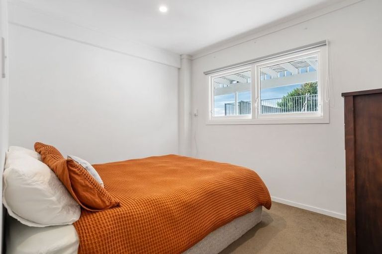 Photo of property in 3 Beechdale Crescent, Pakuranga Heights, Auckland, 2010