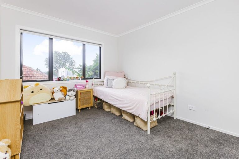 Photo of property in 2/81 Pilkington Road, Panmure, Auckland, 1072