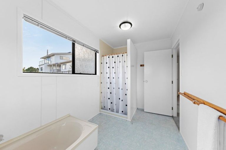 Photo of property in 17 Ballantrae Place, Highlands Park, New Plymouth, 4312