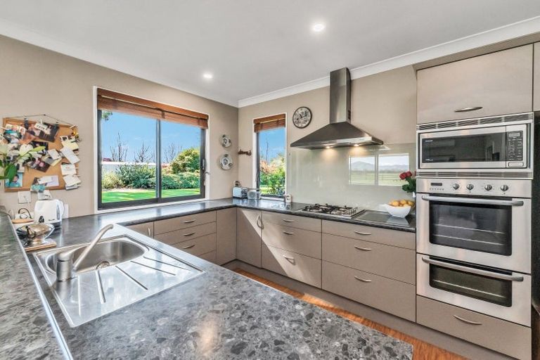 Photo of property in 122 East Street, Rotherham, 7379