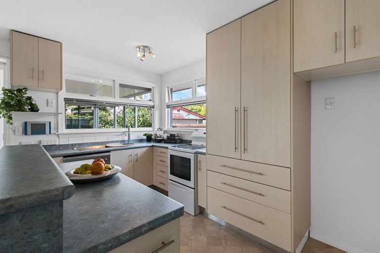 Photo of property in 10 Cotswold Avenue, Bishopdale, Christchurch, 8053