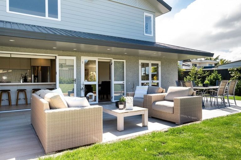 Photo of property in 123 Middle Road, Havelock North, 4130