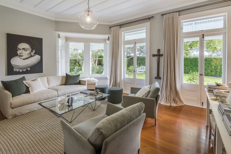 Photo of property in 126 Calliope Road, Stanley Point, Auckland, 0624