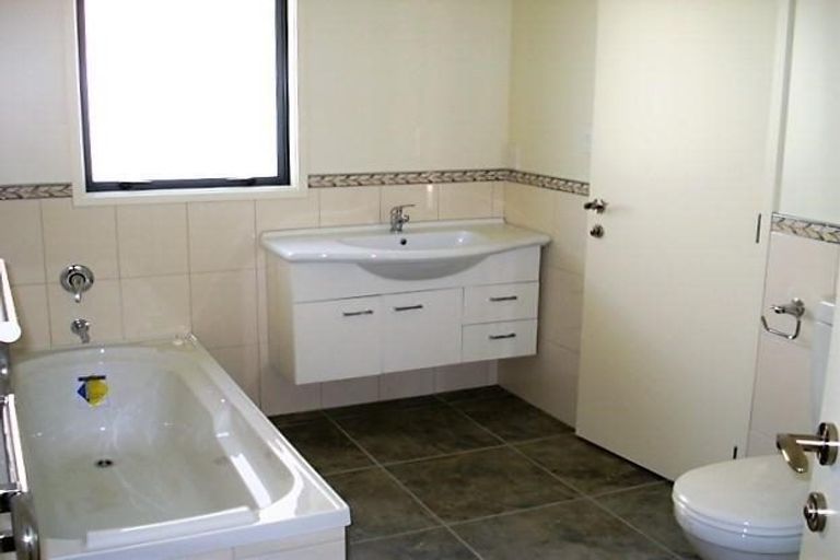 Photo of property in 6 Bennelong Place, Havelock North, 4130