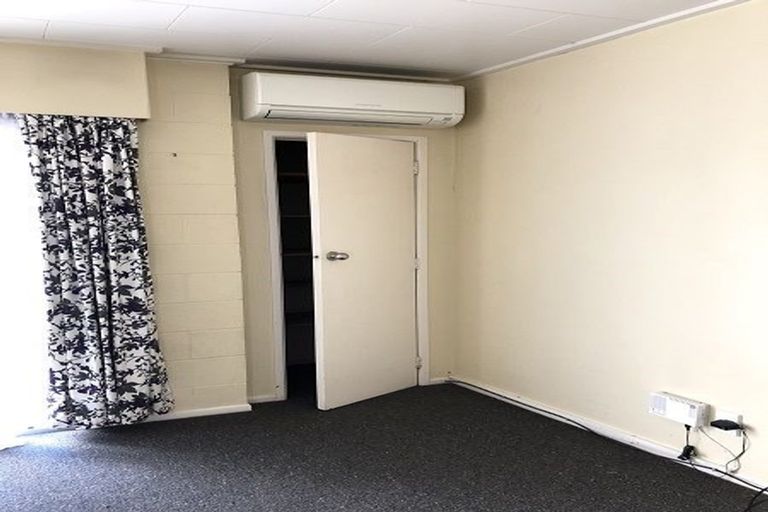 Photo of property in 2/23 Tane Street, New Lynn, Auckland, 0600
