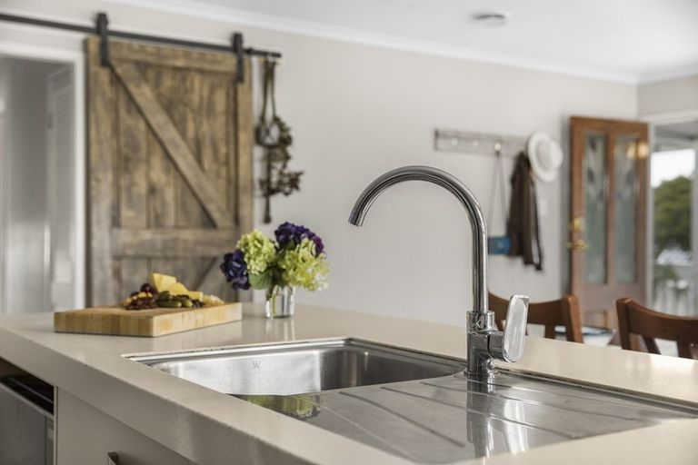 Photo of property in 342 Royal Road, Massey, Auckland, 0614