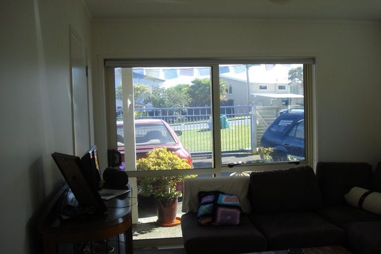 Photo of property in 1409 Whangaparaoa Road, Army Bay, Whangaparaoa, 0930