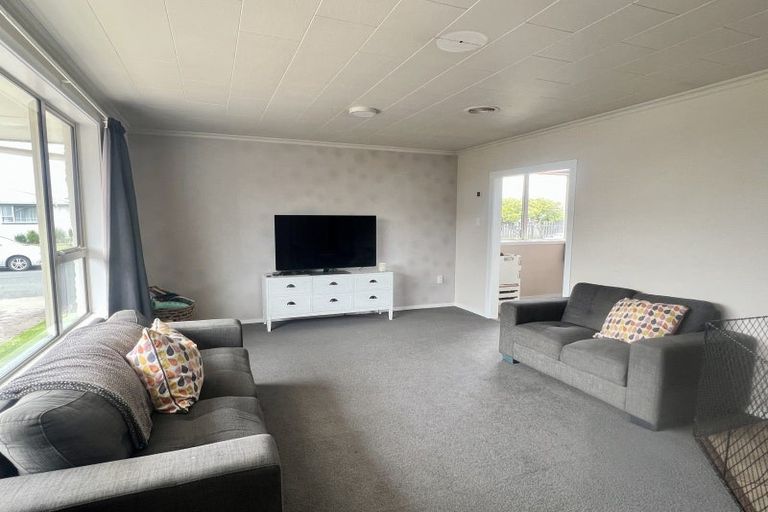 Photo of property in 74 O'byrne Street, Waikiwi, Invercargill, 9810