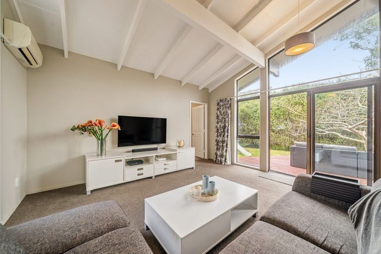 Photo of property in 26 Woolwich Close, Whitby, Porirua, 5024