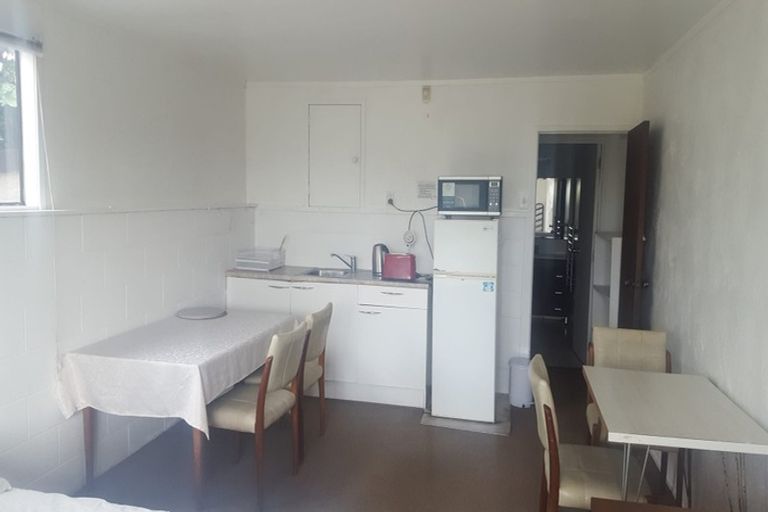 Photo of property in 1/167 Mokoia Road, Birkenhead, Auckland, 0626