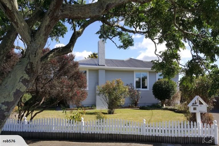 Photo of property in 10 Peters Avenue, Cloverlea, Palmerston North, 4412