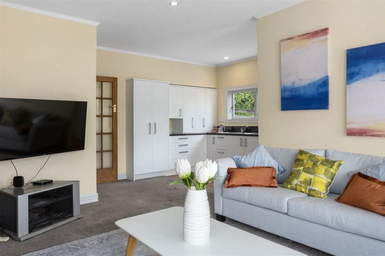 Photo of property in 102 Wexford Road, Miramar, Wellington, 6022