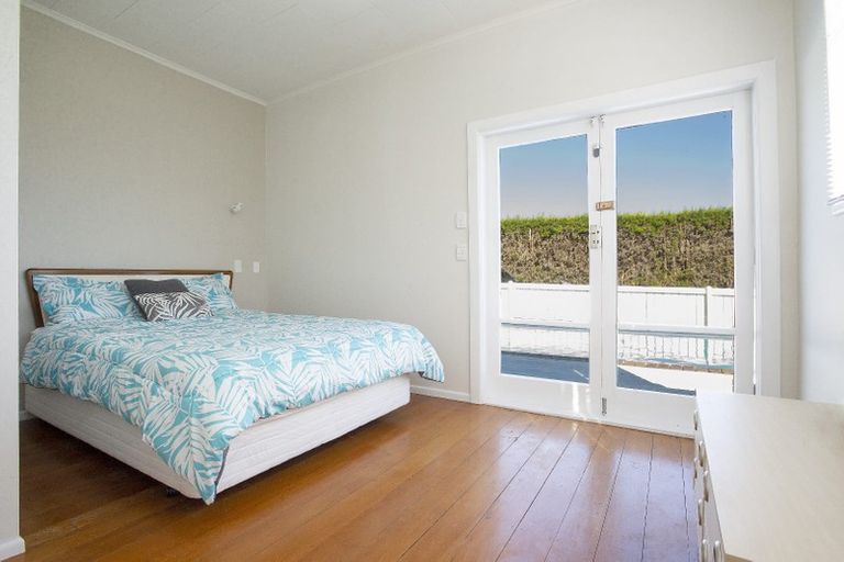 Photo of property in 23a Paparoa Road, Cockle Bay, Auckland, 2014