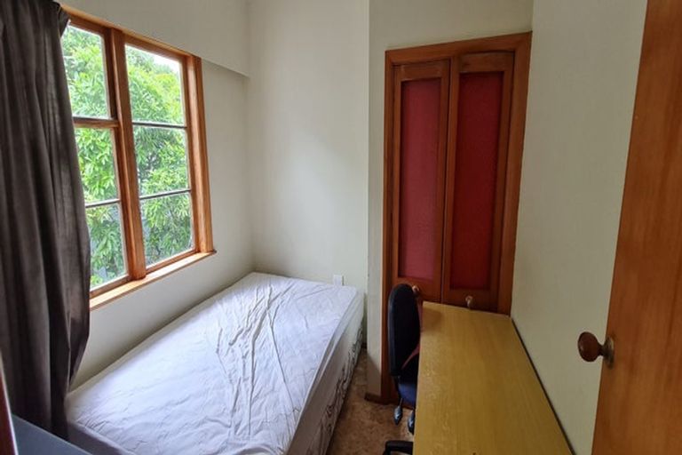 Photo of property in 19 Alexandra Road, Roseneath, Wellington, 6021