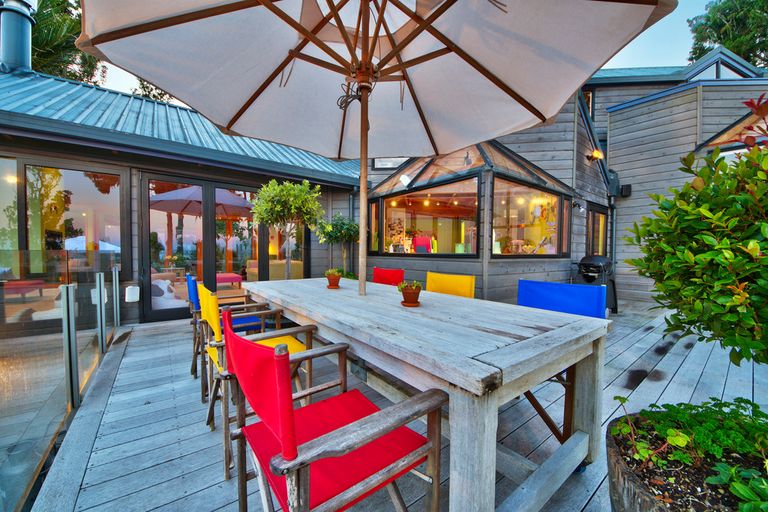 Photo of property in 234 Scenic Drive, Titirangi, Auckland, 0604