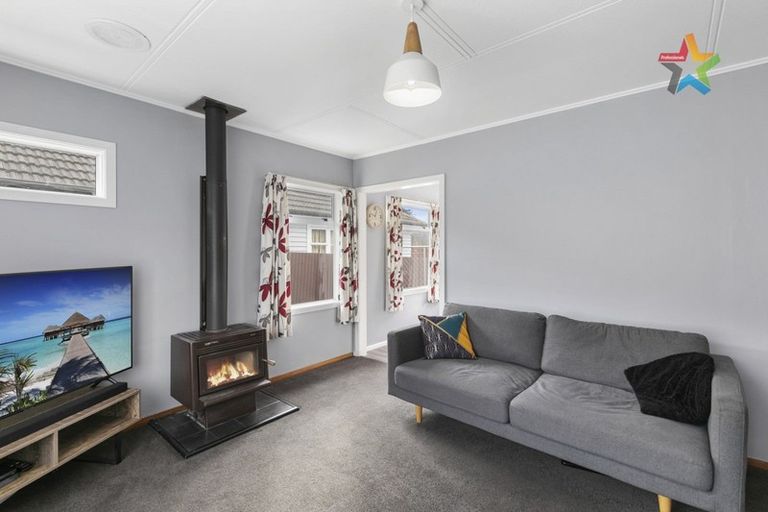 Photo of property in 32 Karaka Street, Wainuiomata, Lower Hutt, 5014