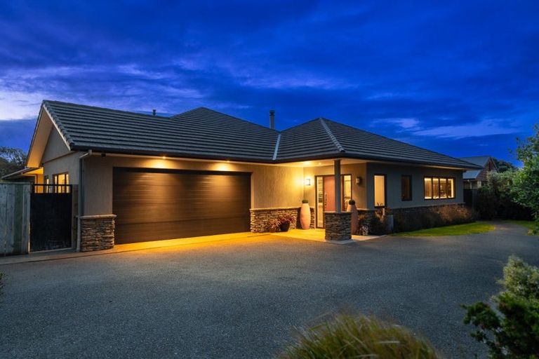 Photo of property in 4 Barbaras Way, Waikanae Beach, Waikanae, 5036