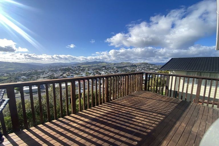 Photo of property in 61 Ruskin Road, Newlands, Wellington, 6037