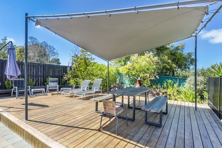 Photo of property in 1301 Whangaparaoa Road, Army Bay, Whangaparaoa, 0930