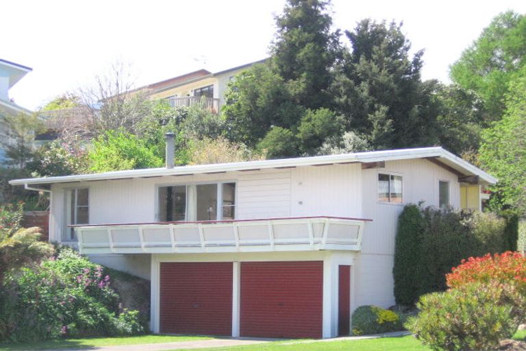 Photo of property in 28 Tremaine Avenue, Two Mile Bay, Taupo, 3330