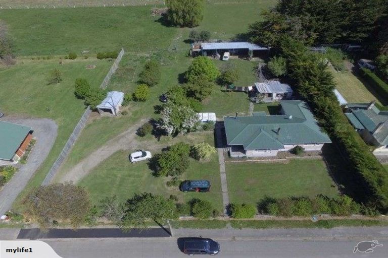 Photo of property in 37 Princes Street, Waikari, 7420
