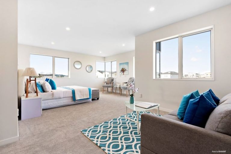 Photo of property in 16 Toanui Road, Hobsonville, Auckland, 0616