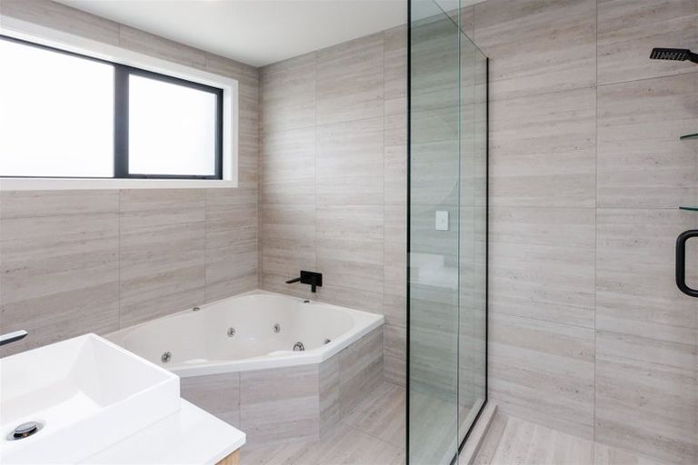 Photo of property in 18 Silkwood Place, Fitzherbert, Palmerston North, 4410