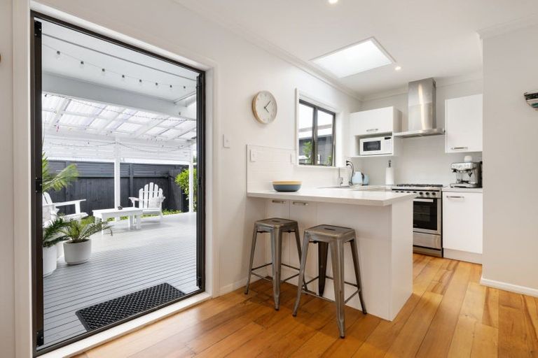 Photo of property in 35 Ngatai Road, Otumoetai, Tauranga, 3110