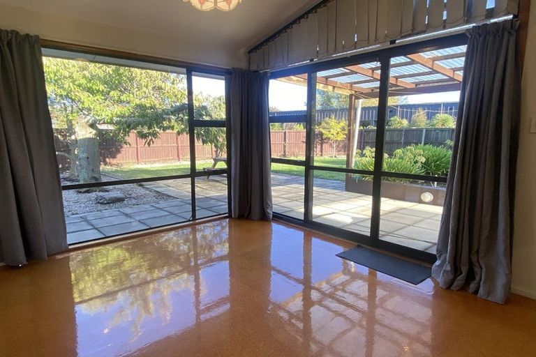 Photo of property in 1 Ribbonwood Place, Hillsborough, Christchurch, 8022