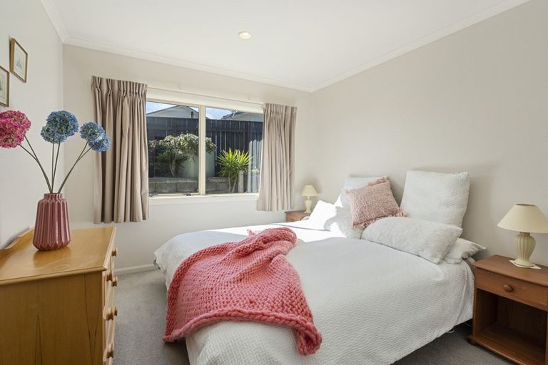 Photo of property in 14 Meadow Court, Paraparaumu, 5032