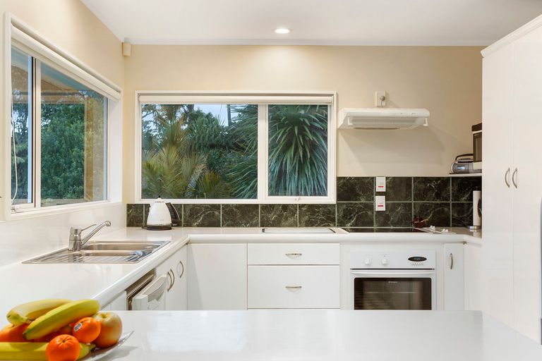 Photo of property in 177 Shaw Road, Oratia, Auckland, 0604