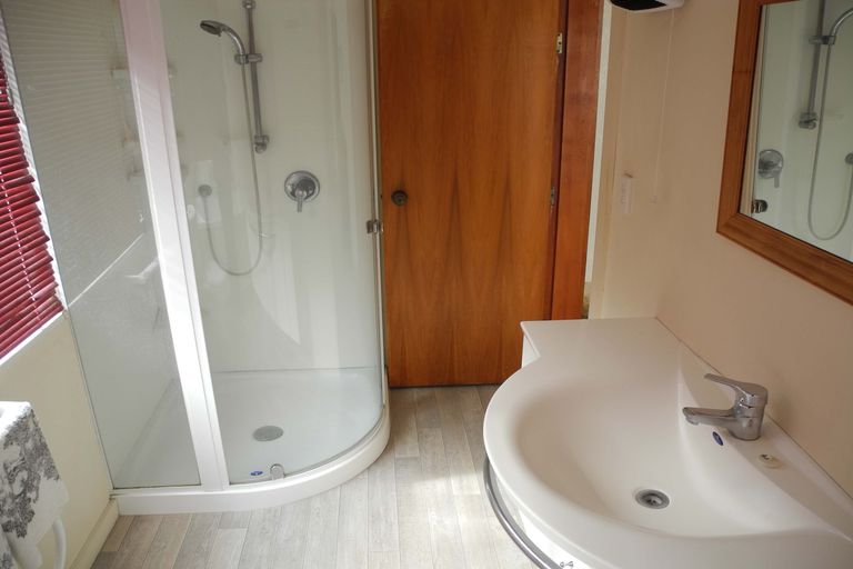 Photo of property in 33 Rhodes Street, Waimate, 7924