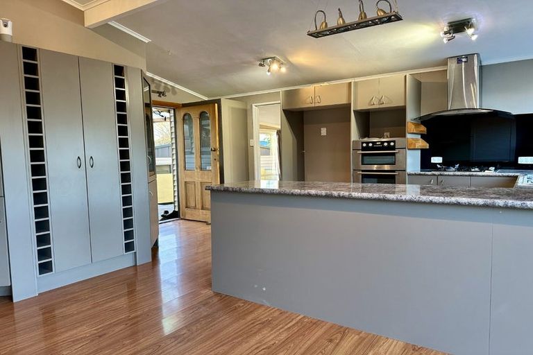 Photo of property in 2 Newcastle Street, Hokowhitu, Palmerston North, 4410