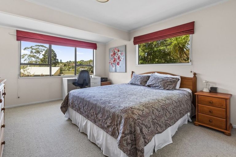 Photo of property in 3 Scarlock Avenue, Browns Bay, Auckland, 0630