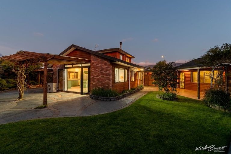 Photo of property in 21 Galveston Grove, Totara Park, Upper Hutt, 5018