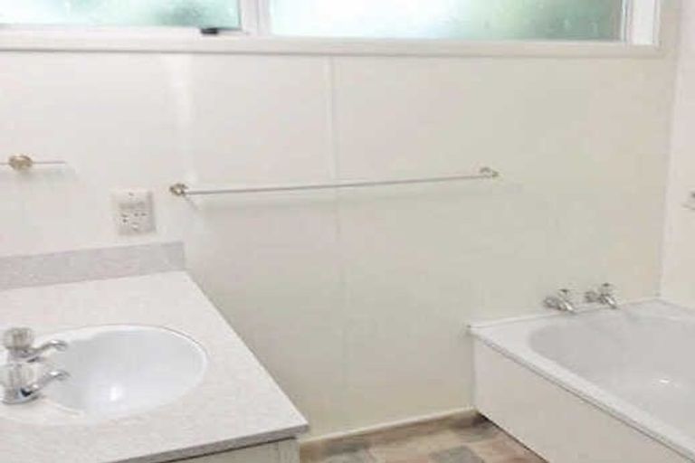 Photo of property in 77 Garreg Road, Bryndwr, Christchurch, 8052