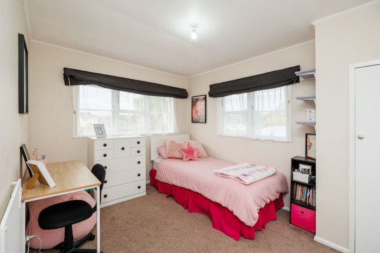 Photo of property in 90 Brightwater Terrace, Terrace End, Palmerston North, 4410