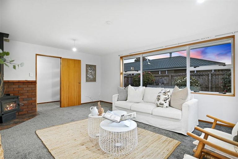 Photo of property in 5 Aberfoyle Place, Parklands, Christchurch, 8083