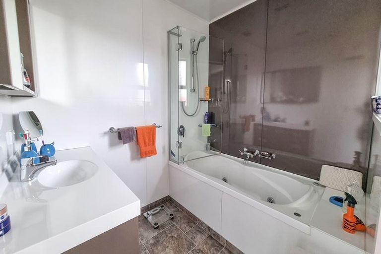 Photo of property in 239 Clyde Street, Balclutha, 9230