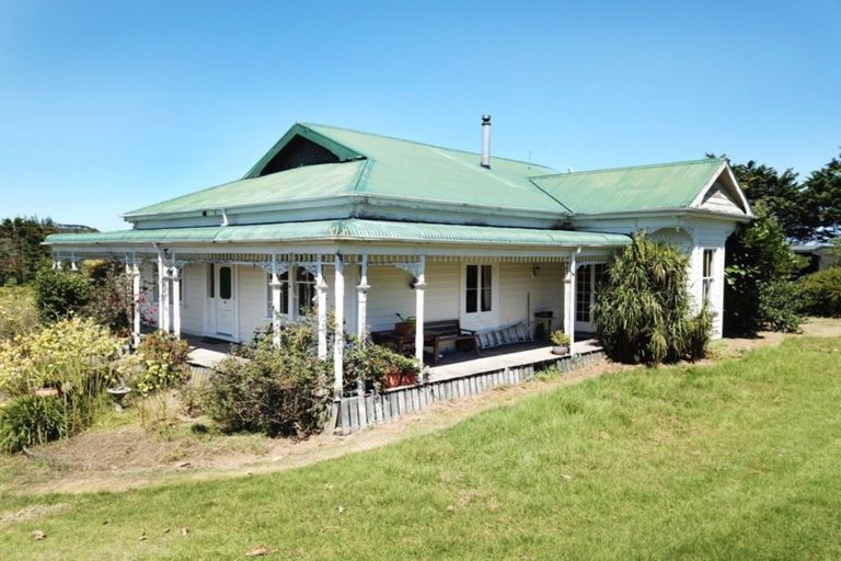 Photo of property in 797 Baylys Coast Road, Baylys Beach, Dargaville, 0377