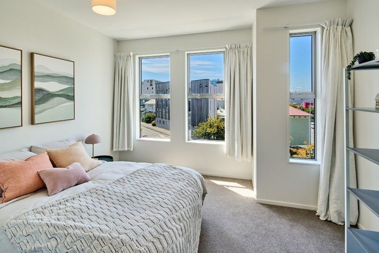 Photo of property in 35 Karo Drive, Te Aro, Wellington, 6011